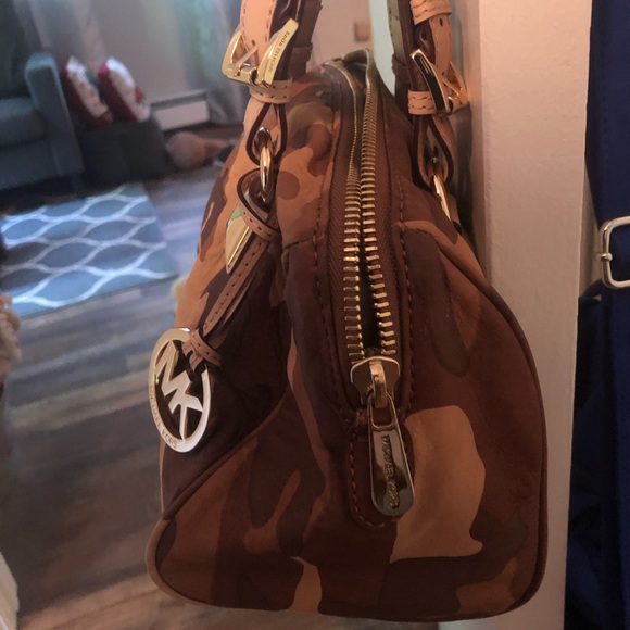 Michael Kors brown camo print Handbag - Picture 5 of 9